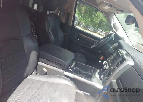 2017 Ram 1500 Night 4X4 6'4 Box из США, поврежденный, VIN 1C6RR7UT2HS749030